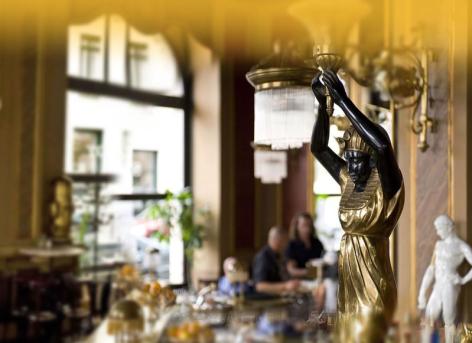 (c)Cafe Savoy Bild